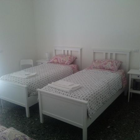 Domus Aurea Bed & Breakfast Наполи Екстериор снимка