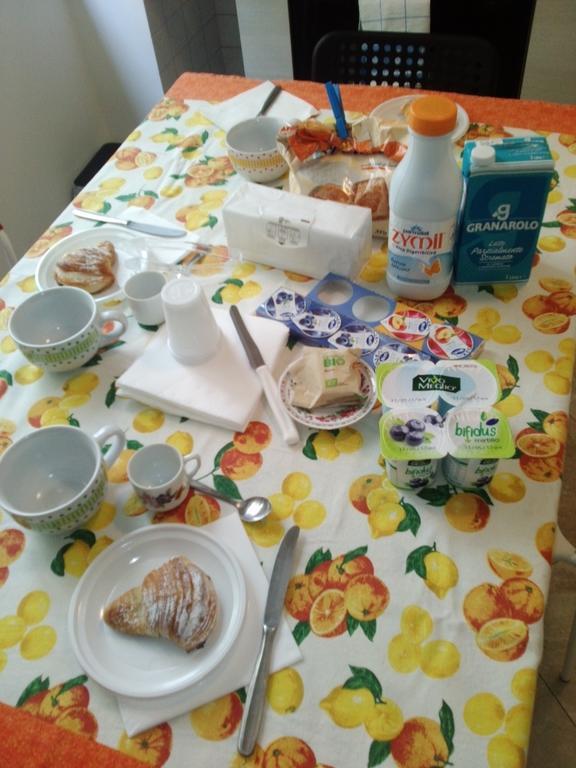 Domus Aurea Bed & Breakfast Наполи Екстериор снимка