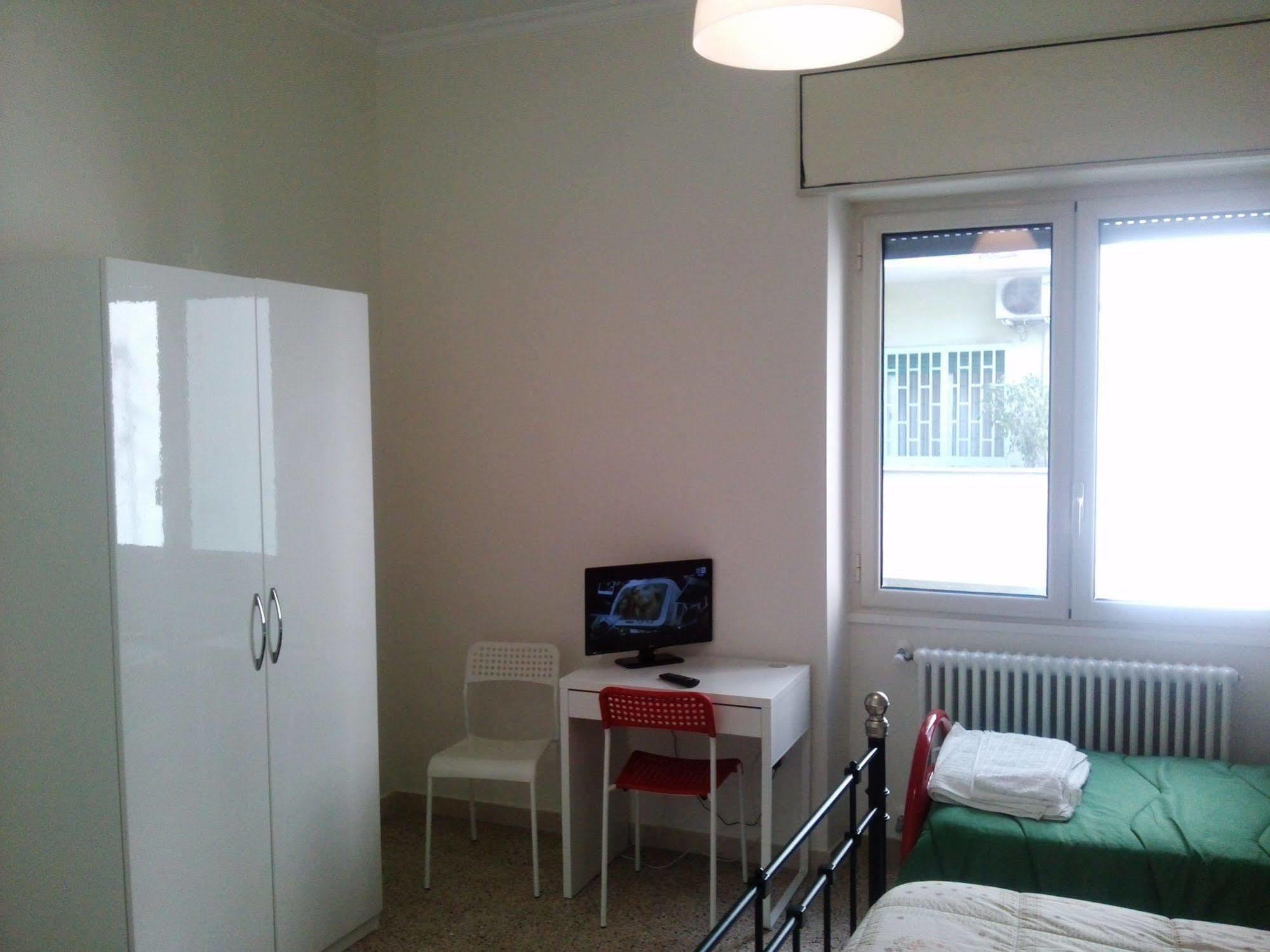 Domus Aurea Bed & Breakfast Наполи Екстериор снимка